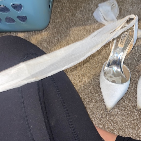 Worn once. Point of shoes are a tiny bit dirty only worn once for my wedding! - Picture 4 of 6